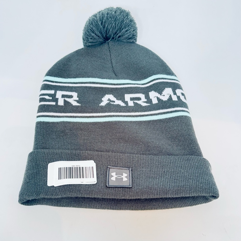 NWOT UNDER ARMOUR POMPOM BEANIE